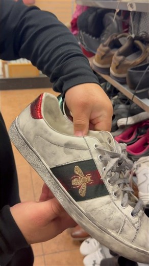 I found these Guccis that were looking fuchi😧 #shoedoc #shoelada #shoecleaner #150bucks #gucci