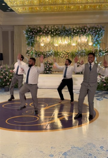 Munde Bachke Rahi #pakistaniwedding #pakistani_tik_tok #pakistanitiktok #shaadiseason #danceperformance