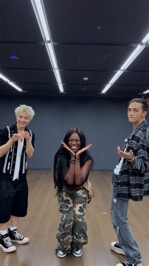 #현진 & #아이엔 의 #THIS_AND_THAT Challenge w/ #카니 님 !💃 #StrayKids #스트레이키즈 #Hyunjin #I_N