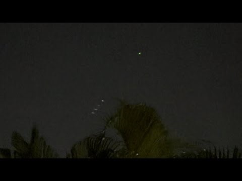 This video was actually amazing. December 30th 2025 at 2148 UFO/UAP🛸. Like Phoenix Lights.