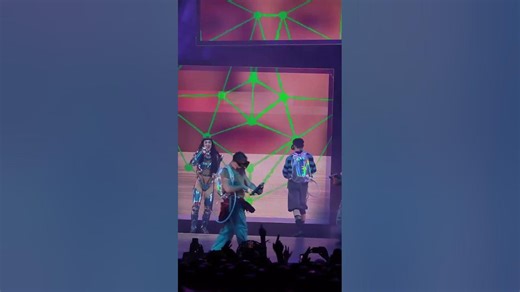 Katy Perry Lights Up The O2 Arena #shorts