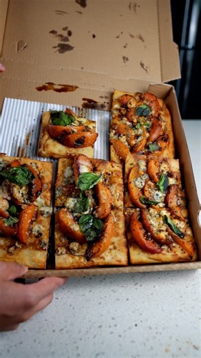 $10 vs $118 pizza