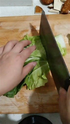 2. Stir-fried bok choy, so fresh it'll make your eyebrows fall off! #HomeCooking #Vegetables