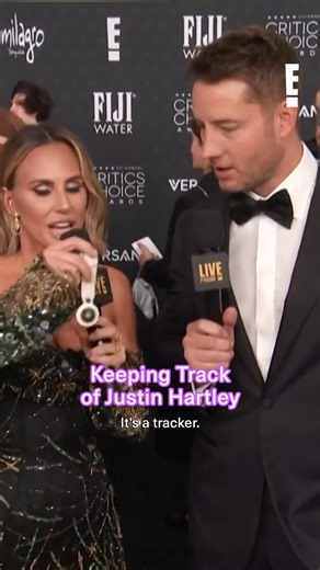 Need the updates of what Justin Hartley is doing 🤣 #LiveFromE #CriticsChoice #awardsseason | E! Entertainment