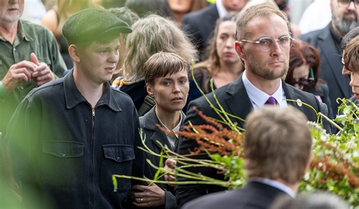 Glen Hansard's wife Maire pays powerful tribute at funeral