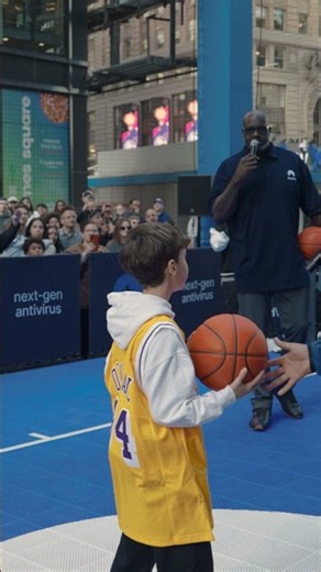 This kid won $5,000 from Shaq ❤️