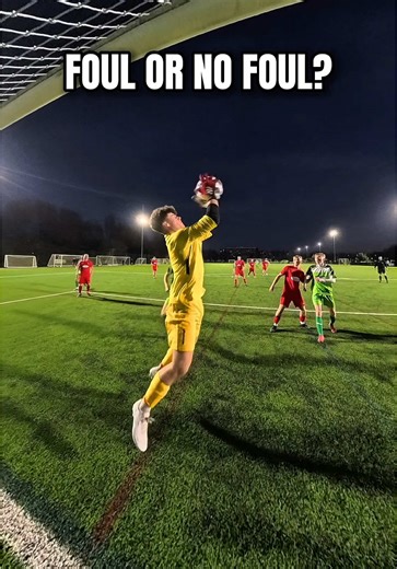 Foul Or No Foul?🤔 #goalkeeper #goalkeeping #football #soccer #CapCut | football