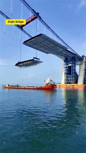 Spectacular offshore installation scene of Xiajin Bridge