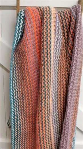 Easy Mini Chevron Crochet Blanket Pattern Mandala Yarn #crochet #crochetpattern