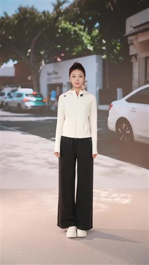女士BODY FLEX花苞外套，延续经典“花苞”廓形，均匀贴合皮 肤，减少摩擦，触感舒适的同时兼顾穿搭质感。