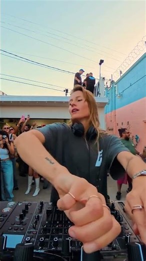 Charlotte de Witte – Hymn (Live in Los Angeles) 🇺🇸⚡ Techno Queen at Naud St!