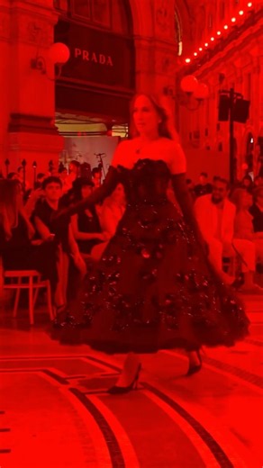 Working the runway… @V@Vogueorld
