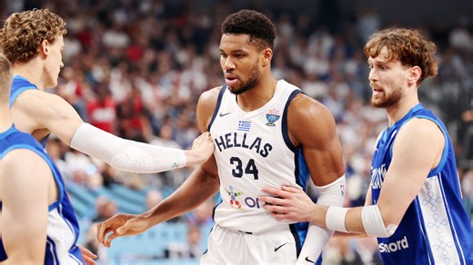 Γιάννης Αντετοκούνμπο: «Aν χάσεις στην Ελλάδα, βάζεις την κουκούλα και τρέχεις στα αποδυτήρια»