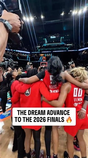 Atlanta Dream last huddle on the court