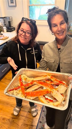 Monday Night Football Crab Feed #kathleenmadigan #madiganspubcast #crab #football