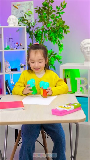 💡 WOW! DIY roll-on markers = colorful crafts & endless JOY! 😍🌈 #Shorts #Kids #Hack