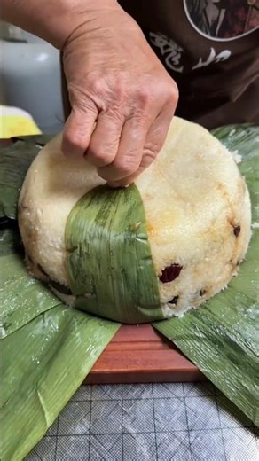 Cooking Rice Inside Leaves This Viral Recipe Will Shock You #shortsvideo
