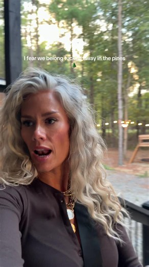 A cabin tour FaceTime. I love Broken Bow so much. I’m so close to buying up some land…. #brokenbow #cabintour #cabininthewoods
