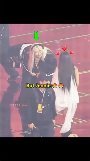 Jennie was so kind to keep greeting the staff!🥰 #jennie #blackpink #kpop