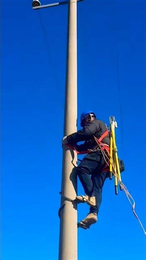 How Linemen Use Hot Sticks To Replace High Voltage Fuses During Storms #shortvideo