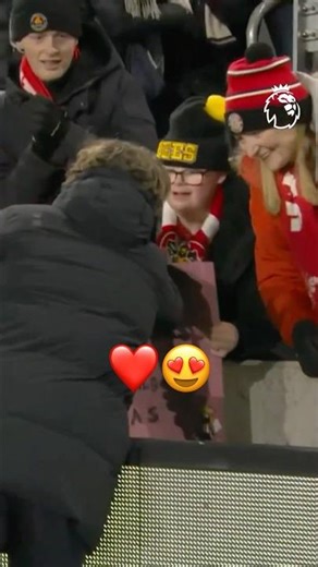 Thomas Frank's Wholesome Reunion With This Brentford Fan ❤️
