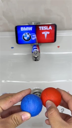 Which ball will win?!🥇