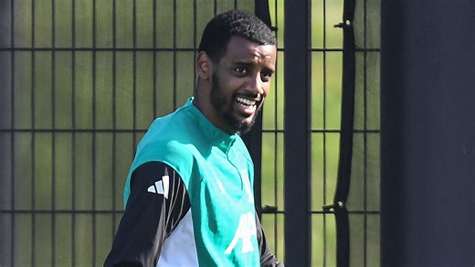 Alexander Isak returns to training with striking new look as £125m man prepares for injury comeback | Goal.com US