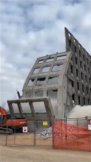 Controlled Building Demolition Using Heavy Machinery.. #builder #demolition #demolished #building