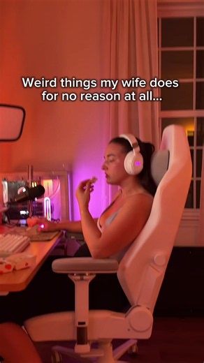 Funny gamer couple habits every relationship recognizes