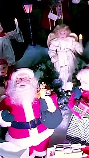 Have you seen Melissa's music video for "Happy Xmas (War Is Over)/Give Peace A Chance"?