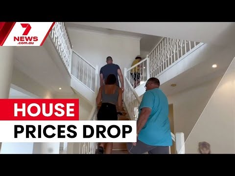 Sydney and Melbourne house prices fall again | 7NEWS
