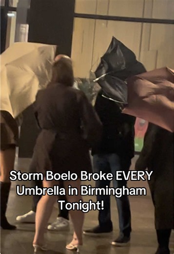 Storm Boelo Broke EVERY Umbrella in Birmingham Tonight! #storm #birmingham #nightlife