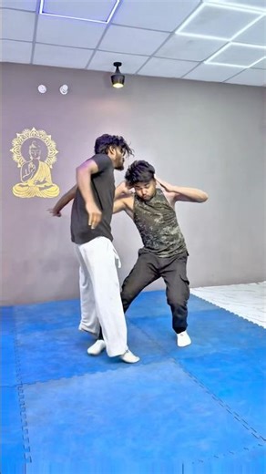 How to Use an Elbow Strike | Self Defense Training#muaythai #kungfu #viral #selfdefense #shorts