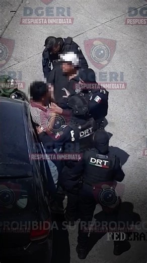 Cámara capta cómo trabaja la policía