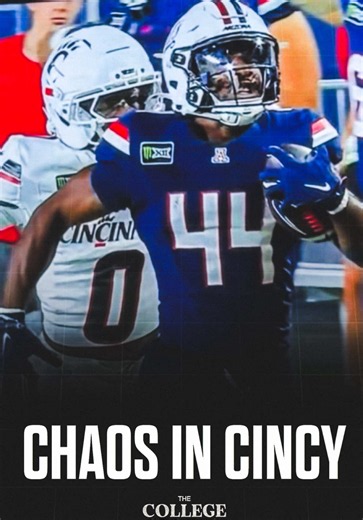 YOU CAN’T MAKE THIS UP 😭🤯 Arizona was THIS close to a 70-yard TD… Cincinnati forced the fumble… then Arizona illegally batted the ball out of the end zone. Penalty. Arizona ball at the 6. TD FOUR PLAYS LATER. College football NEVER disappoints. 😭🔥 #cfb #collegefootball #arizona #cincinnati #football