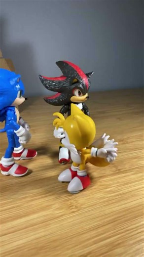 sonic goes to the backrooms