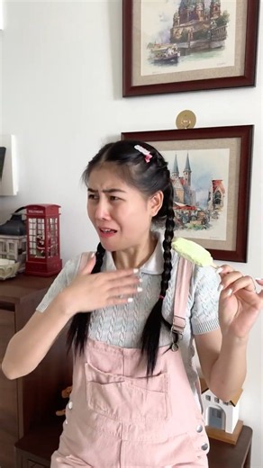 HLS - Em gái bị ho khi ăn kem || My sister coughed when eating ice cream 🍦