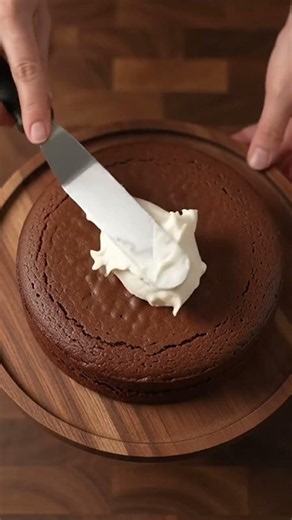 How to Make the Perfect Chocolate Cake in Minutes