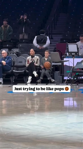 Steph Curry’s son working on his handles pregame 🏀⛹️‍♂️ | theScore