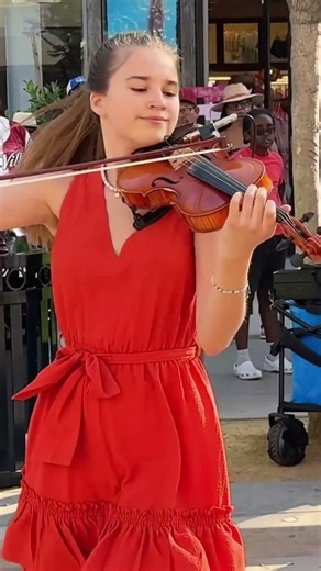 I’m Following My Dream, One Street Performance at a Time! 💖 #karolinaprotsenkoviolin #violingirl