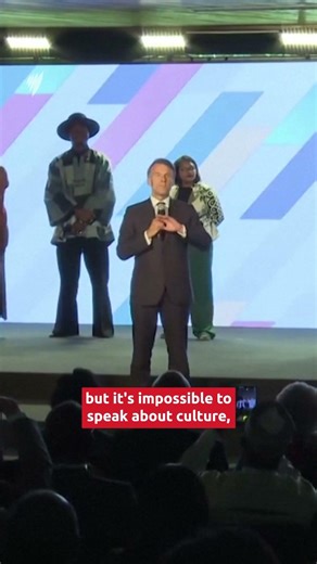 Macron quietens crowd at Africa Forward Summit