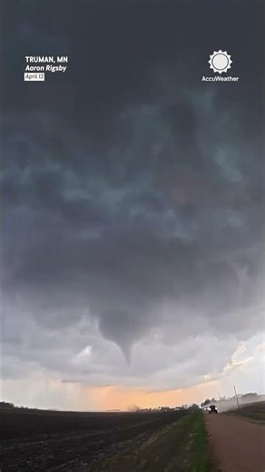 Storm Chaser Films Tornado Forming in Timelapse Video
