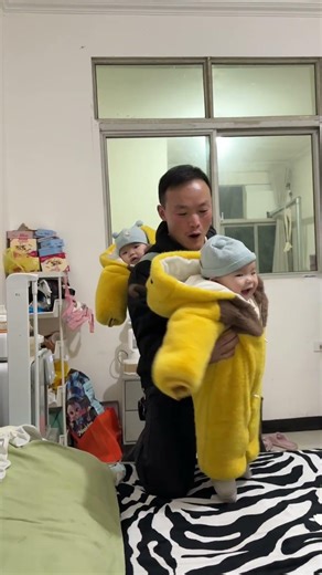 Being a dad for the first time, I don't even have time to do any chores. #DadTakingCareOfKids #Twin