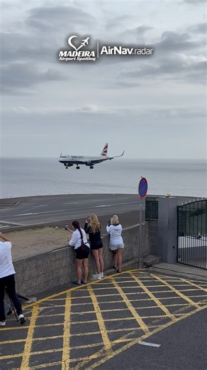 British Airways Airbus A320 One World Livery landing at Madeira Airport