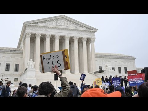 Corte Suprema analiza el plan que busca eliminar el TPS a haitianos y sirios | Noticias Telemundo
