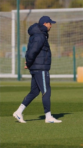 TOTTENHAM HOTSPUR: The Squad Train at Hotspur Way Ahead of Chelsea Clash