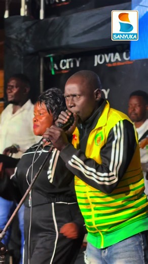 Clever J Performs Classic Hits at Sanyuka Vybe Session