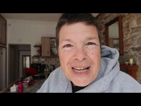 Breakfast Out, Gym Inspiration & A Windy Seafront Walk | Daily Vlog | Mon 20 April (2026)