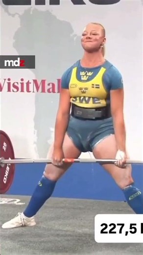 Elle explose son record du monde, mais finit par faire l'impensable sur scène ! 😱