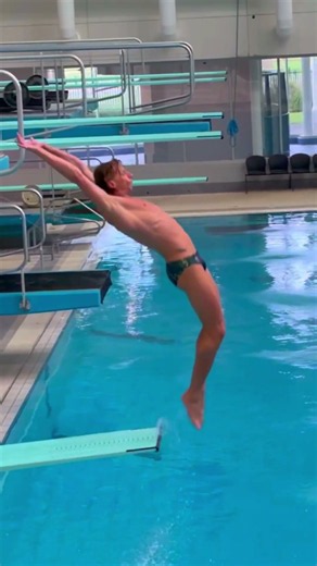 Sam Fricker diving